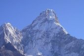 Everest’te buzlar eridi cesetler ortaya çıktı