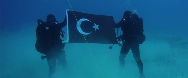 Türk komandolarının fotoğrafı Yunanistan’ı karıştırdı