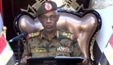 Sudan’da Askeri Geçiş Konseyi Başkanı görevinden ayrıldı